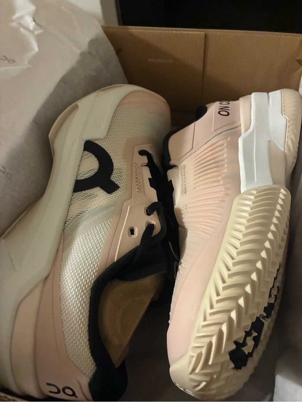 THE ROGER Pro Fire Clay Women’s Tennis Shoes (Brand New) - Picture 2 of 3